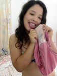 Universiaria con hermosas piernas en fotos