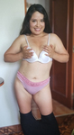 Putita cachonda con coño peludo y rico