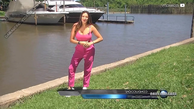 Lorena Franceschetti con el gomerío en top rosa escotado