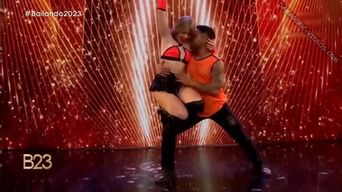 Coty Romero cumbia con muchos upskirts [Bailando 2023]
