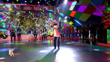 Coty Romero cumbia con muchos upskirts [Bailando 2023]