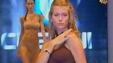 Desfile Cuggini 2005 (las chicas mas HOT en la pasarela)