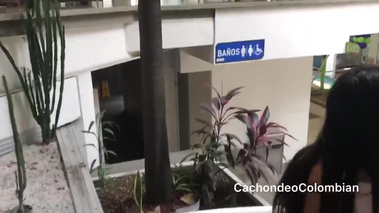 QUERÍAS DINERO? NOS FUIMOS PARA EL BAÑO DEL CENTRO COMERCIAL A FOLLAR