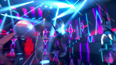 Tamara Bella baile fitness en top negro