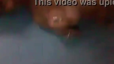 Protituta Kari se ducha y petea,