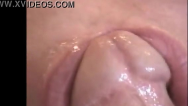 le gusta pasar la lengua a la cabeza