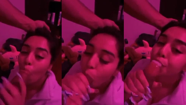 Pendeja Argentina sexy mamando enorme verga 2