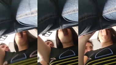 pendejo le encanta ver como su putita chupa verga y le da besos