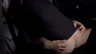 milf se culea a pendejo joven en el auto