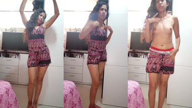 Le encanta mostrar su cuerpo desnudo