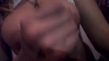 tetona tomando su lechita