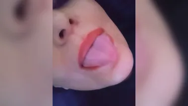 Como le gusta mojarse pensando en mi