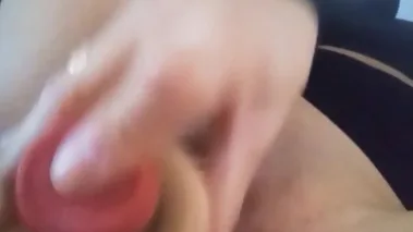 Como le gusta mojarse pensando en mi
