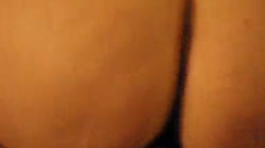 La mamá de mi amigo está dispuesta a darme ese culo apretado